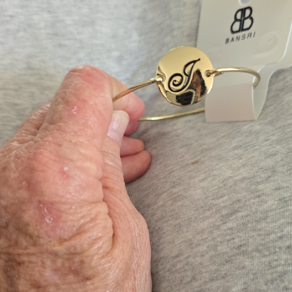 NEW Gold Initial Bracelet (T)